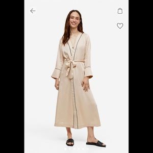 H&M satin robe (current item)